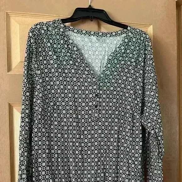 WOMEN blouse​​​​​​​​​​ Size 18​​​​​​​​​​​ - Picture 1 of 7